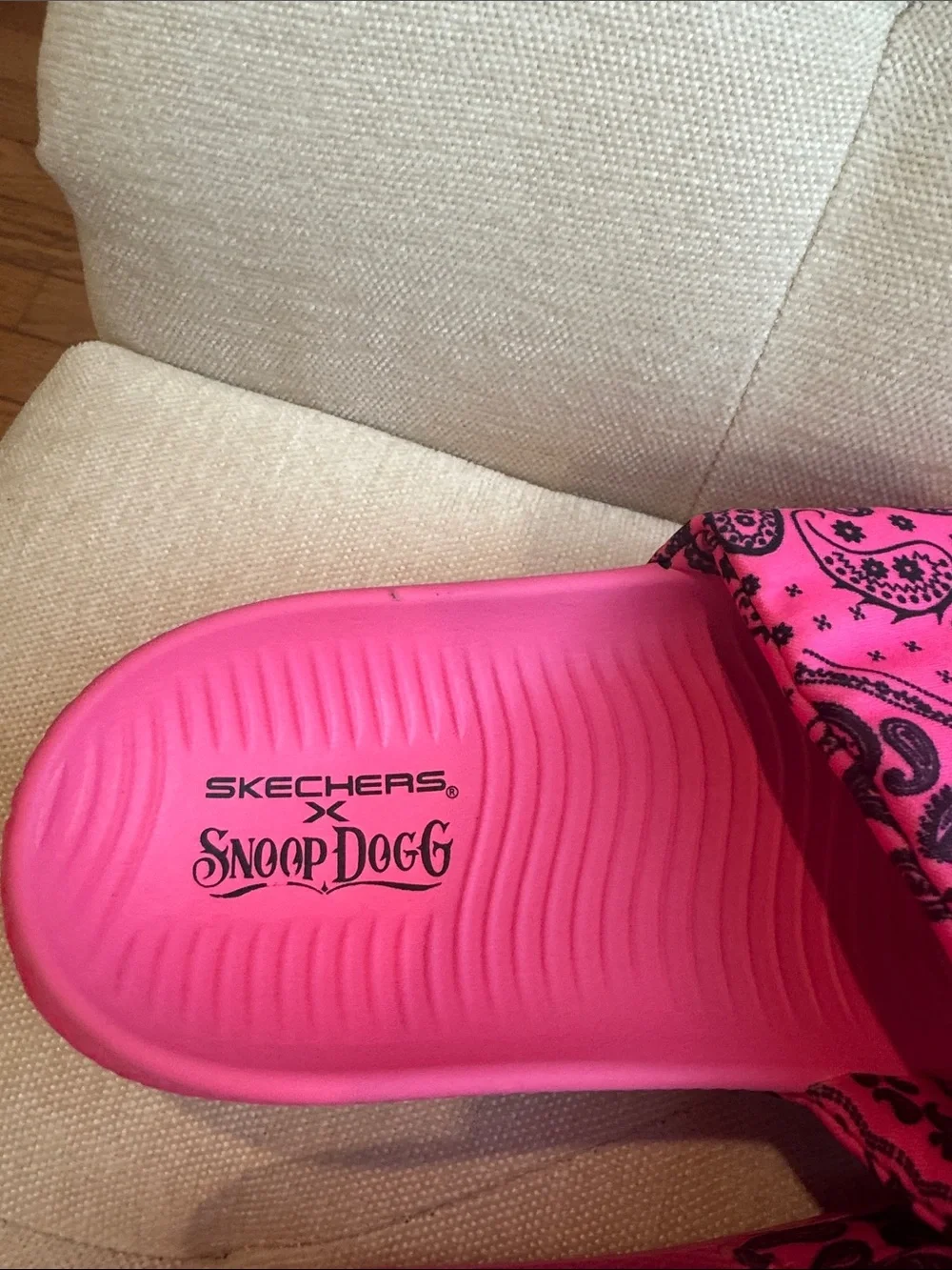 Skechers by Snoop Dogg Pink Bandana Slide Sandals